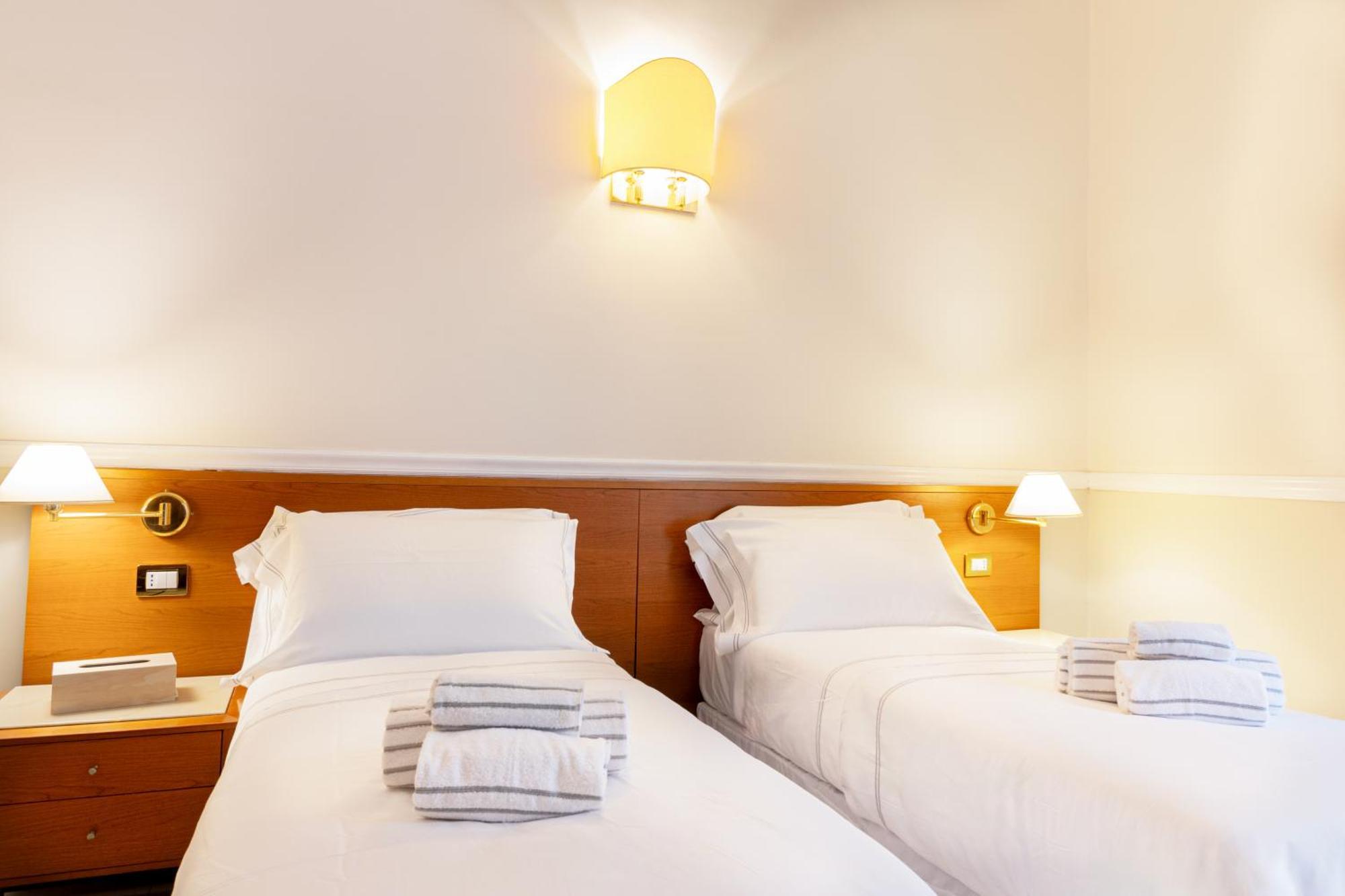 Hotel Domus Рим Екстериор снимка
