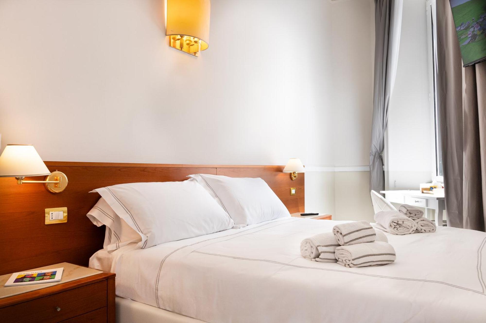 Hotel Domus Рим Екстериор снимка